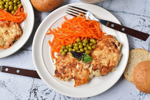 Рубленые куриные котлеты с сыром Рубленые куриные котлеты с сыром