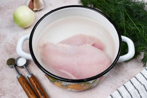 Салат с грибами и курицей Салат с грибами и курицей