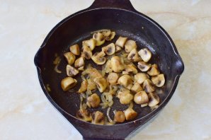 Салат с шампиньонами и курицей Салат с шампиньонами и курицей