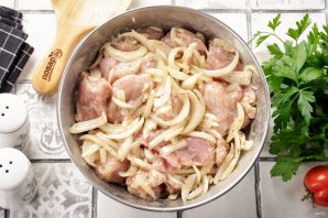 Шашлык из свинины с луком