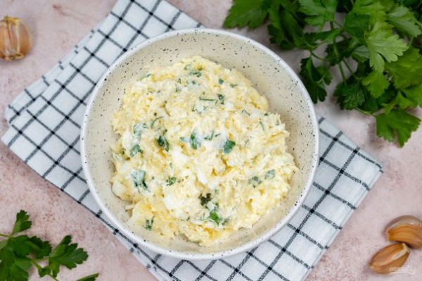 Сырный салат классический Сырный салат классический